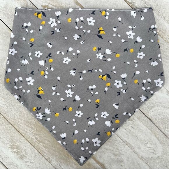 Grey floral bandana size medium - Picture 1 of 2
